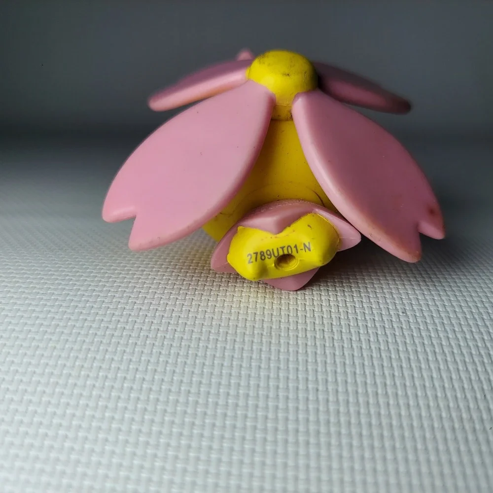 Pokemon Cherrim PVC Figurine Toy Nintendo Mini Figure Jakks Pacific‎ 2007